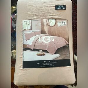 Ugg Brand New Twin Bedding- Blush Pink Comforter and Sham.